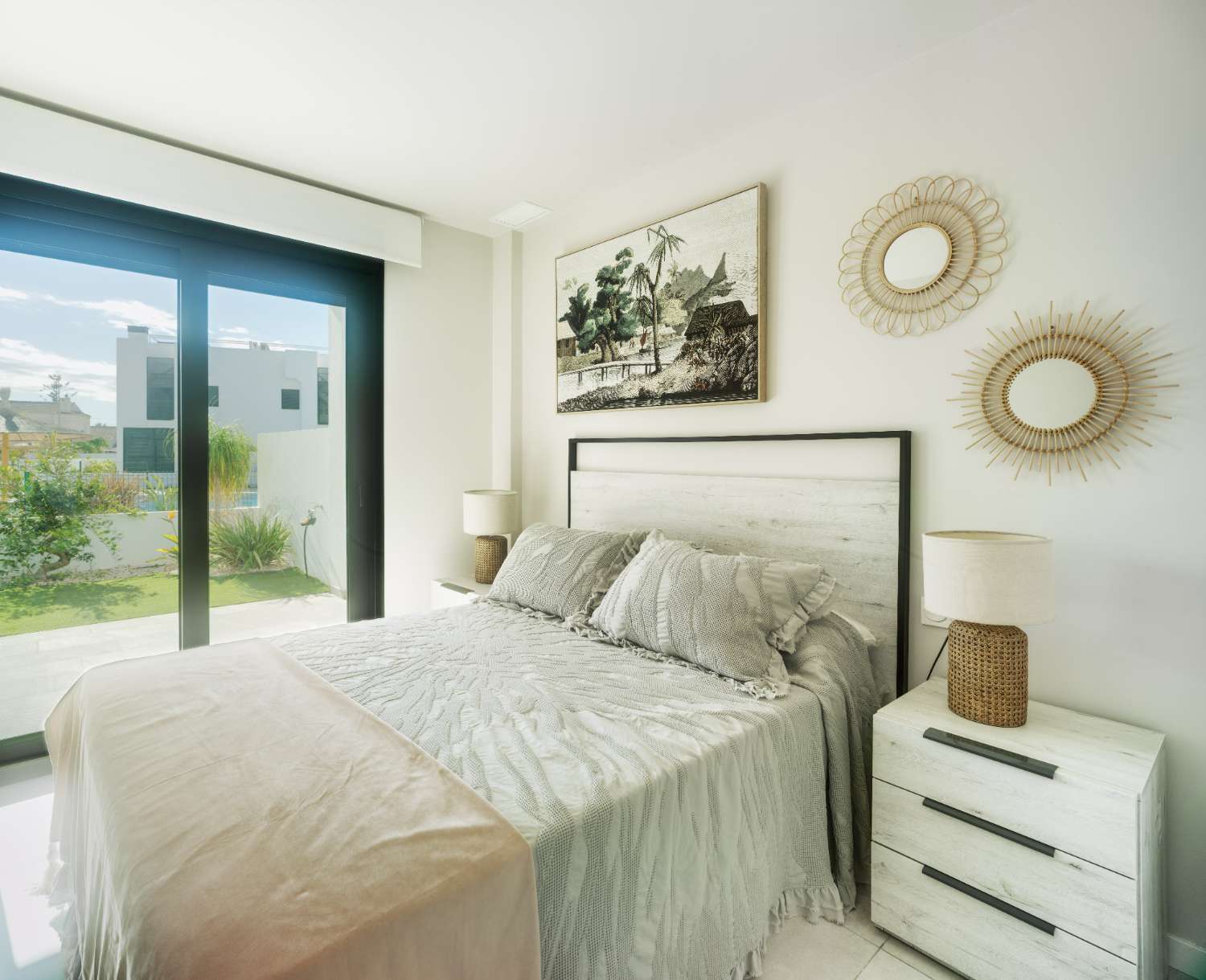 Appealing 'New Build 3 bedroom apartment with communal pool and parking in El Mojon
