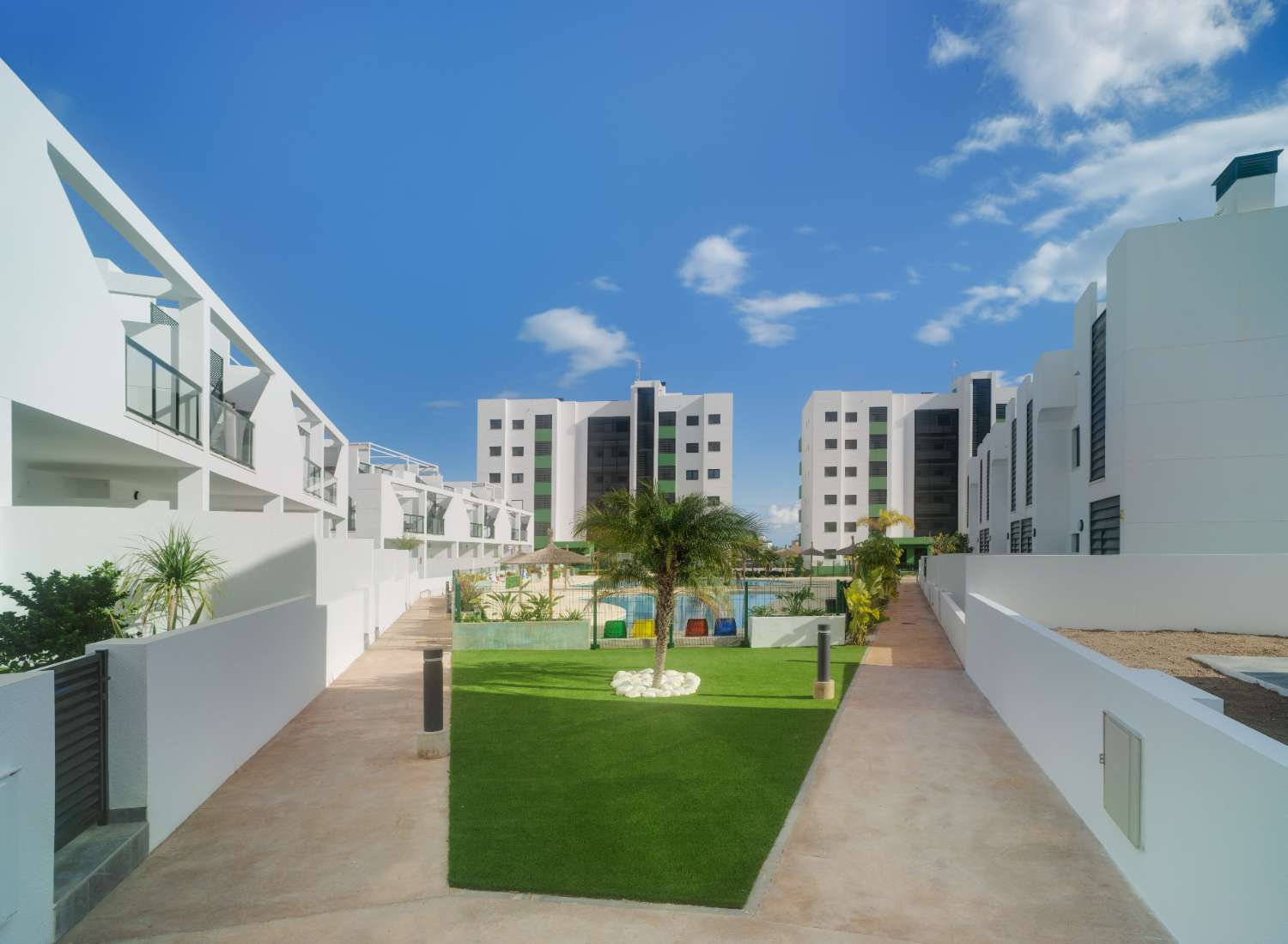 Appealing 'New Build 3 bedroom apartment with communal pool and parking in El Mojon