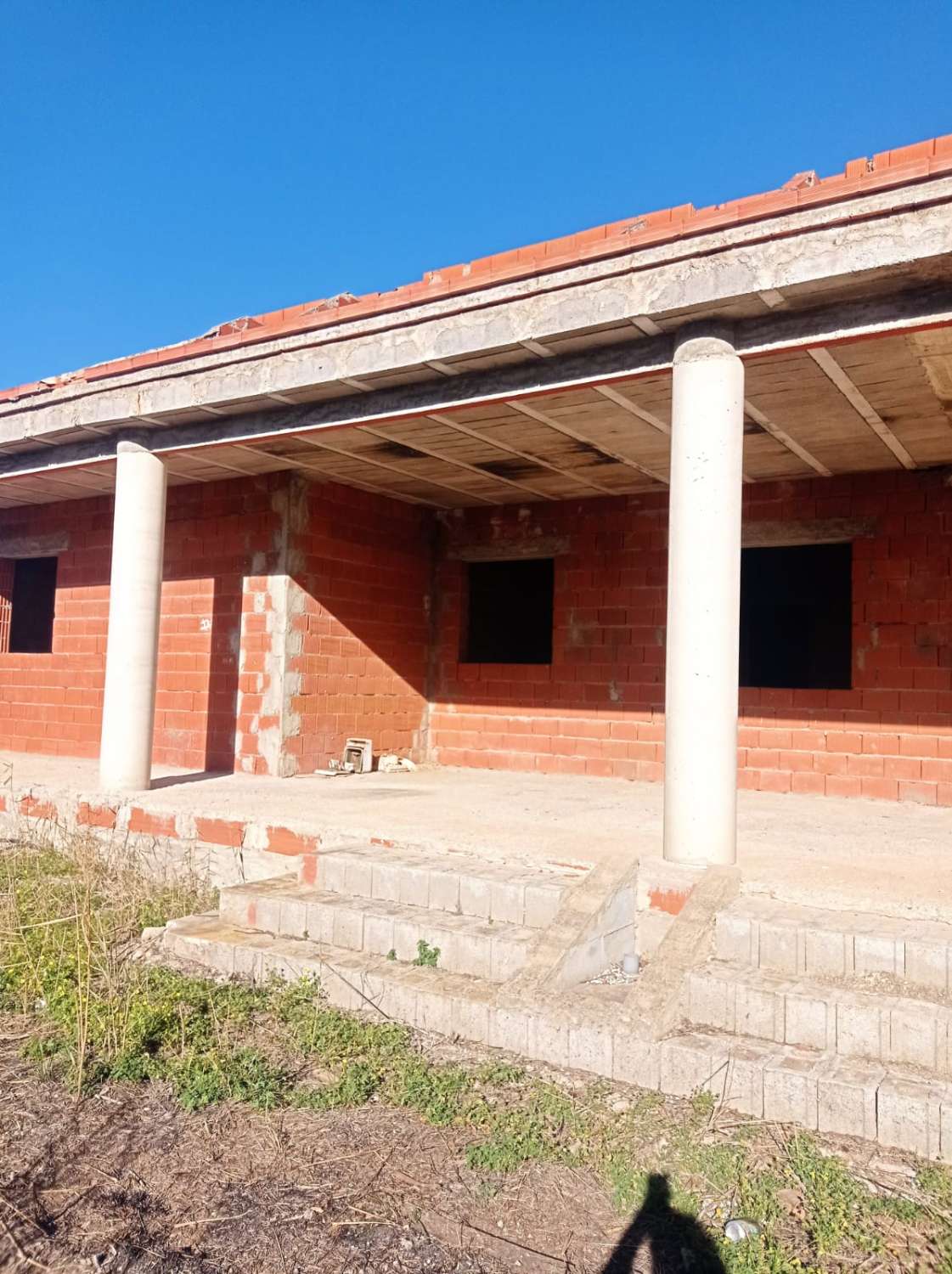 Unfinished villa with great potential near Catral