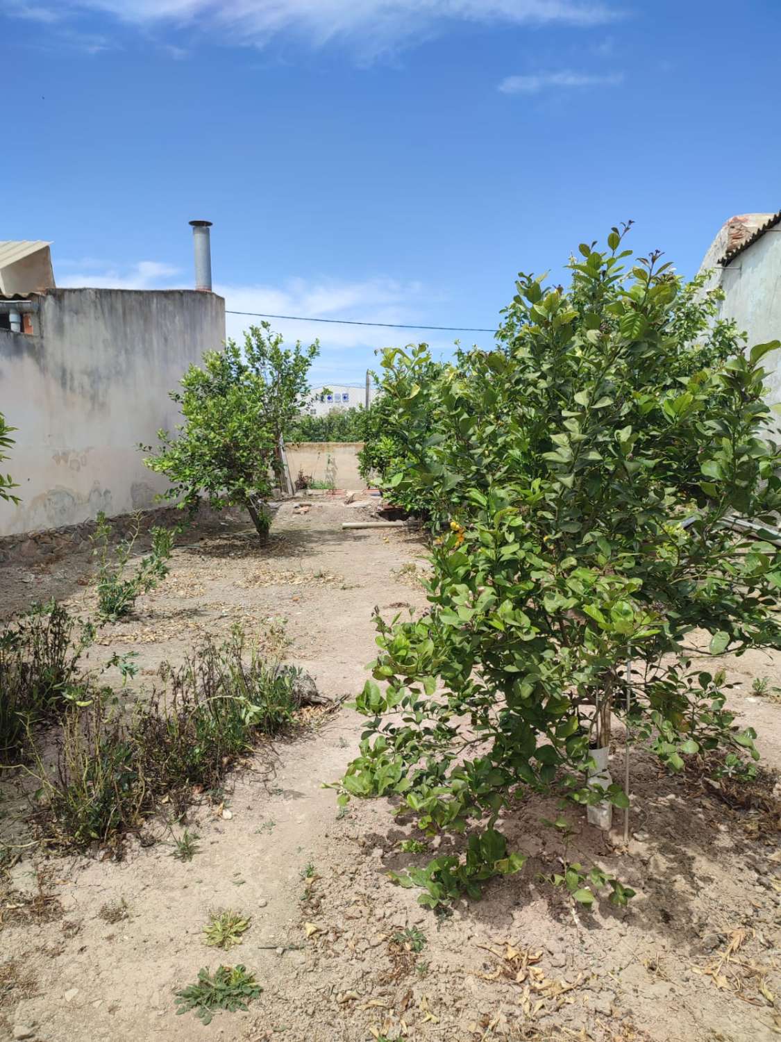 For Sale- Spacious 150m2 Property on 750m2 Urban Land in Between Callosa and Catral!
