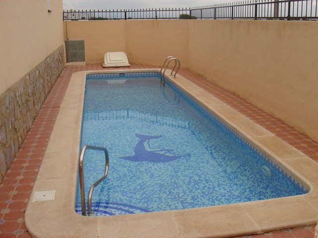 Charming Ground Floor Apartment For sale in Los Palacios, Daya Vieja with a Communal Pool