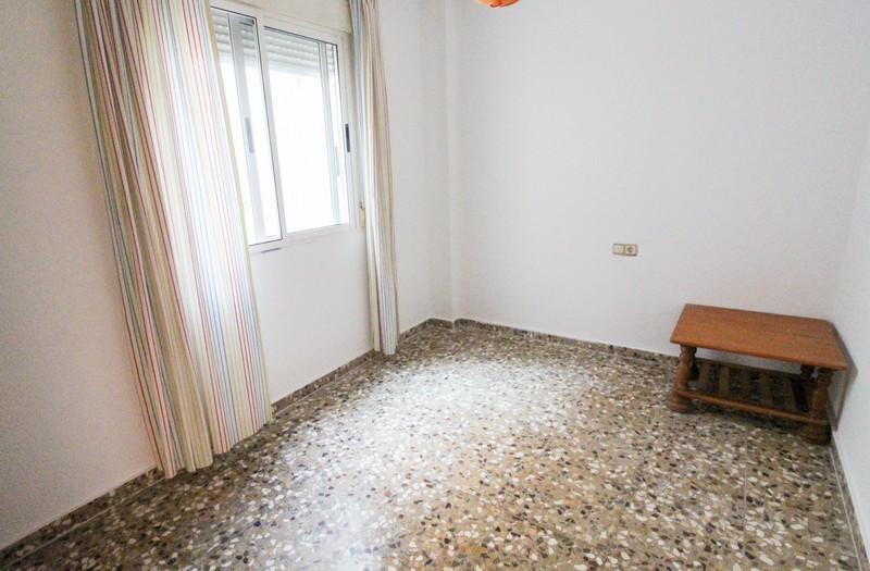 Charming Three-Bedroom Top-Floor Apartment on the Outskirts of Almoradi