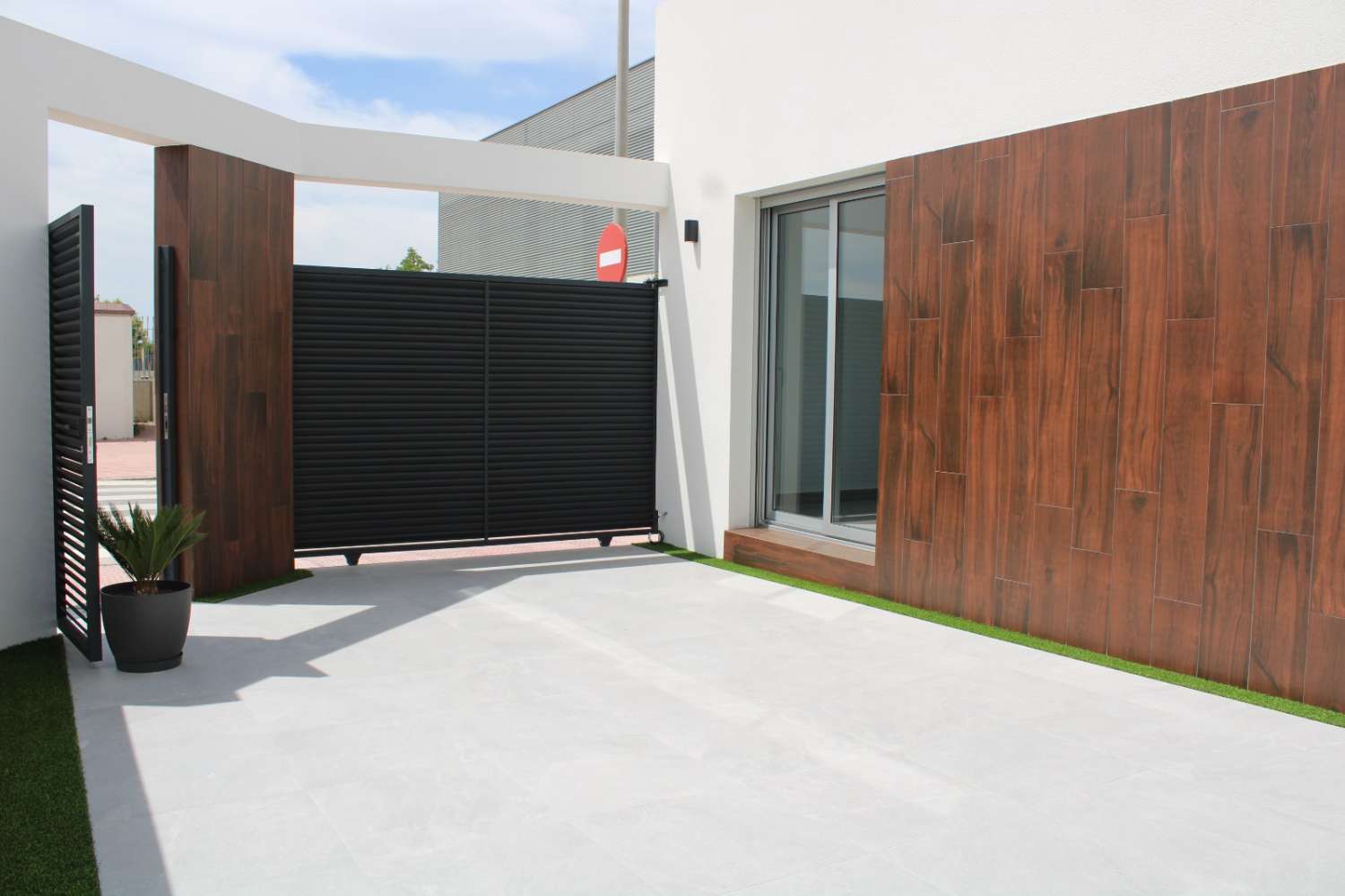 Encantadora Villa de Dos Plantas con Piscina Privada en San Fulgencio