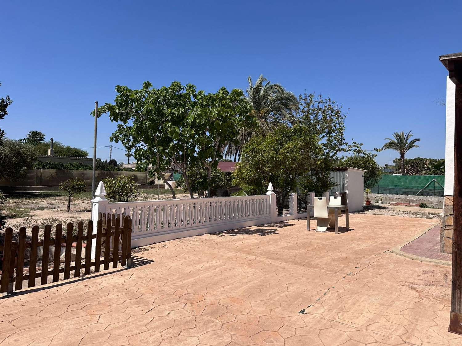 Amazing 4 Bedroom Finca with Independant Guest Accomodations and 12 x 5m Pool in La Baias, Elche