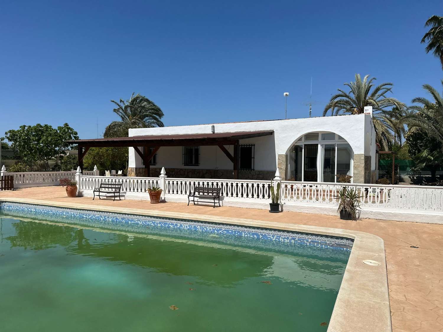 SOLD- Amazing 4 Bedroom Finca with Independant Guest Accomodations and 12 x 5m Pool in La Baias, Elche