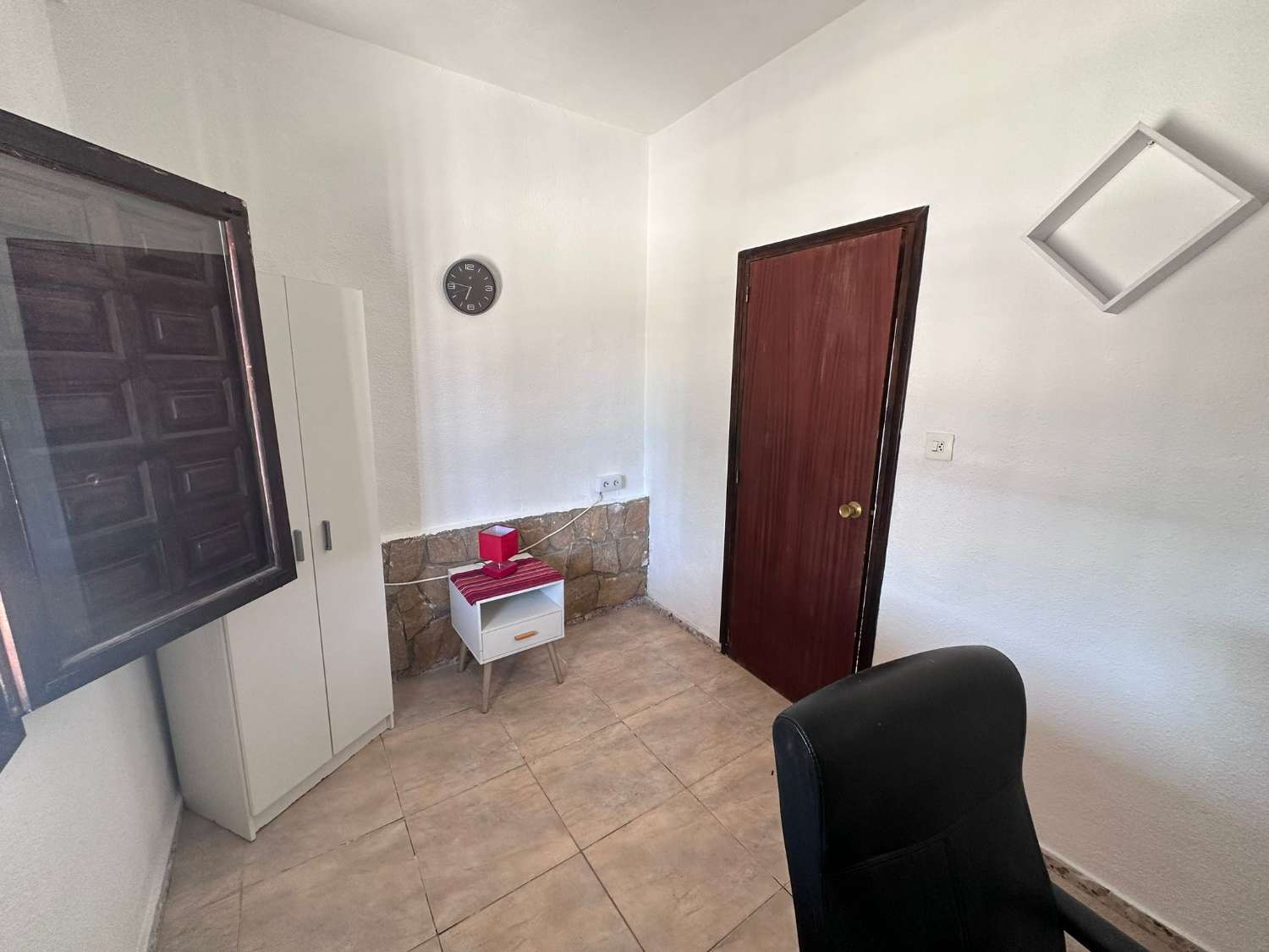VENDIDO- Impresionante Finca de 4 Dormitorios con Alojamientos Independientes para Invitados y Piscina de 12 x 5 m en Las Baias, Elche